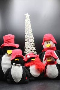 lot 1743 image: Penguin Christmas Lot