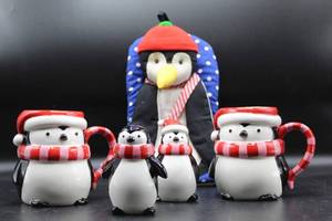lot 1746 image: Penguin Christmas Lot