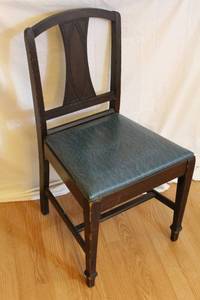 lot 1562 image: Vintage Wooden Chair w Vinyl Seat