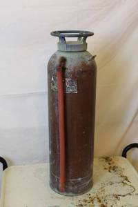 lot 1567 image: Vintage 2.5 Gallon Hand Fire Extinguisher