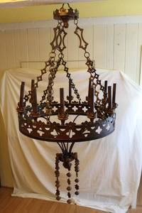 lot 1650 image: LARGE Spanish Style CandelabraChandelier