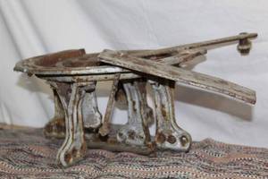 lot 1686 image: Vintage Metal Piece - Yard Art