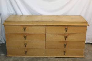 lot 1687 image: Vintage Mid Century Dresser Chest of drawers