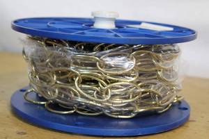 lot 1689 image: Reel of 50 ft Decor Chain in Bright Brass