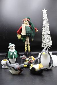lot 1742 image: Penguin Christmas Lot