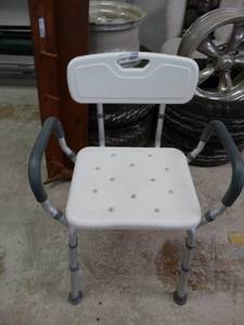 lot 7154 image: Shower chair.