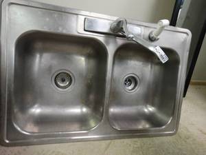 lot 7157 image: Tow tub kitchen sink.
