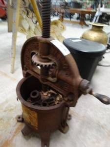 lot 7166 image: Enterprise mfg Lard press