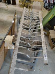lot 7195 image: 2 metal racks.