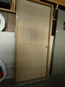 lot 7207 image: Exterior door.