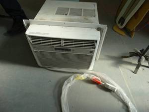 lot 7227 image: Frigidaire window unit.