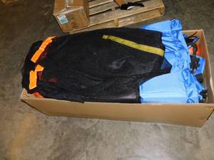 lot 2177 image: 7 Trampoline With Safety Enclosure