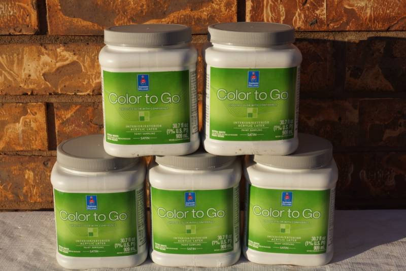 lot 94239 image: 5 Jugs of Sherwin Williams Paint - Some Tinted and Some New Product - MISTINT PAINT SALE