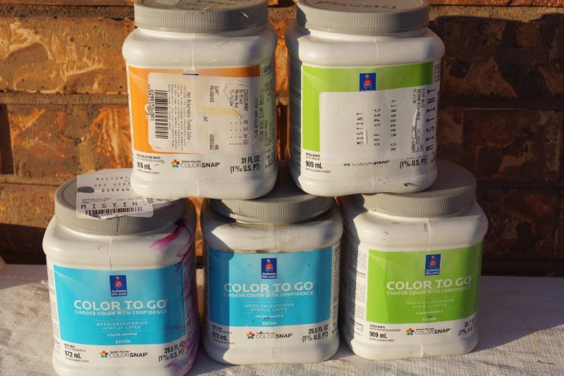 lot 94241 image: 5 Jugs of Sherwin Williams Paint - Some Tinted and Some New Product - MISTINT PAINT SALE