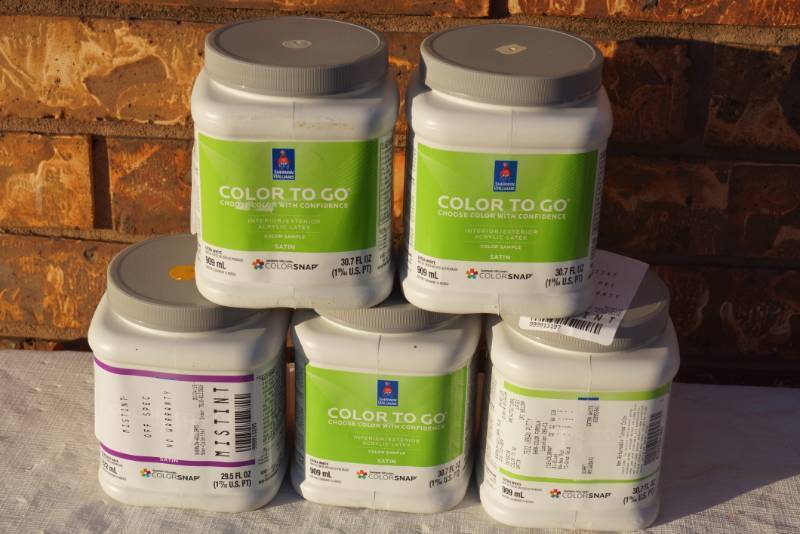 lot 94242 image: 5 Jugs of Sherwin Williams Paint - Some Tinted and Some New Product - MISTINT PAINT SALE