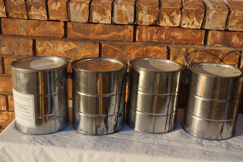 lot 94245 image: 4 Cans of Sherwin Williams -  - Some Tinted and Some New Product - MISTINT PAINT SALE