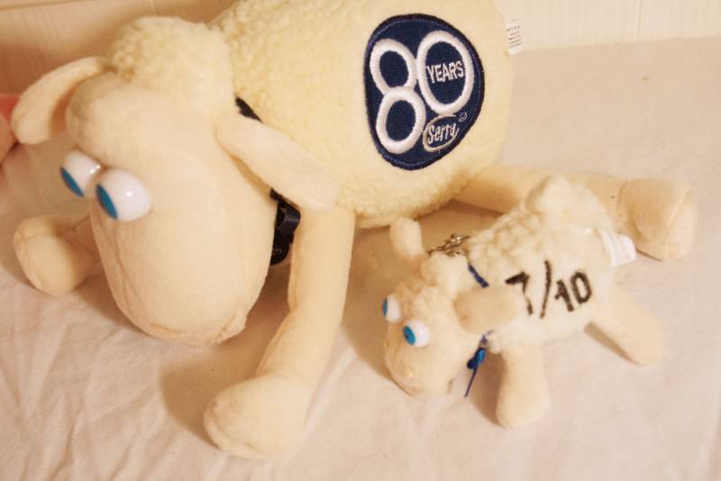 lot 1411 image: SERTA PROMO. SHEEPS Pigs, Sheep, and a Tomato-stuffed toys - stress ball pig-Bob the Tomato from Veggie Tales