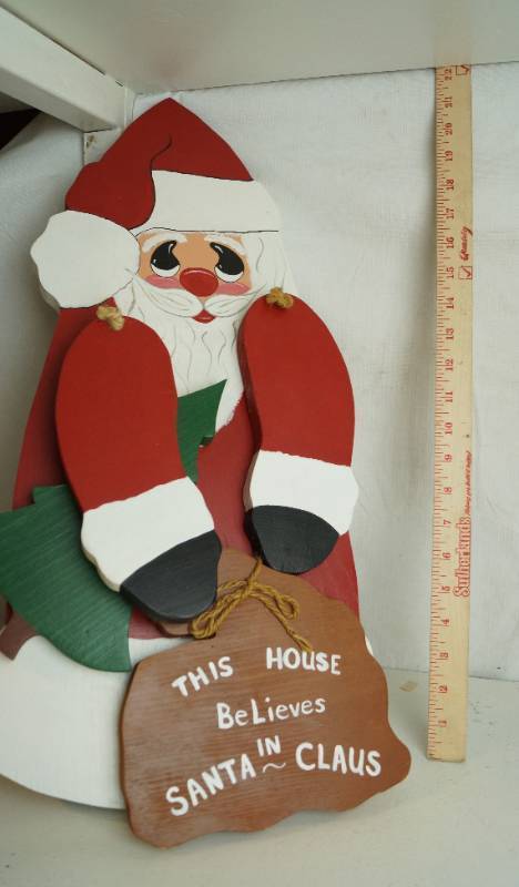 lot 3242 image: Hanging Santa Wall Decor