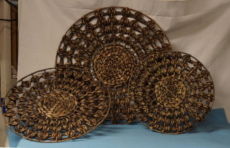 lot 5803 image: Lot of 3 Thick Wicker Knotted Wall Hanging Decor Pieces - 3 sizes - Largest is 2 FEET ACROSS - Beautiful