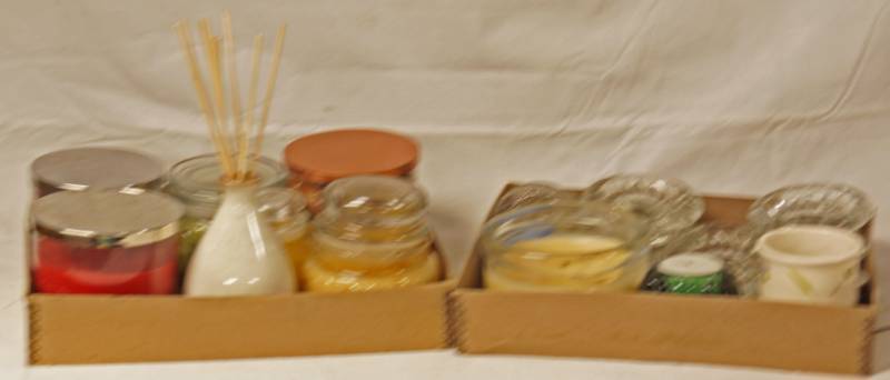 lot 5831 image: Lot of Candles and Candle Holders and Diffuser - Smells So Good