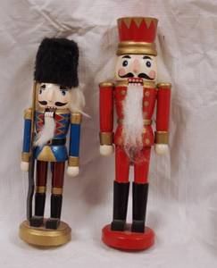 lot 4294 image: Lot of 2 Nutcracker Figurines
