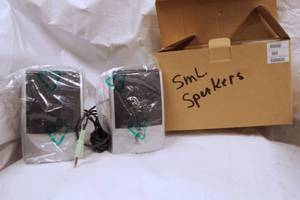 lot 4295 image: Set of 2 Small Speakers