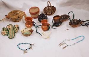 lot 4298 image: Cute Miniature Knick Knacks and More - See Photos