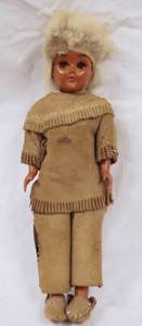lot 4307 image: Stunning Native American Doll