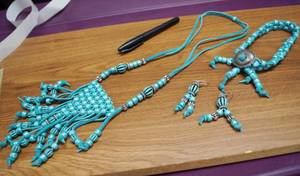 lot 4317 image: Beautiful Native American Bead Jewelry - See Pics Beautiful Work