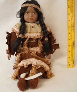 lot 4358 image: Gorgeous Porcelain Native American Doll