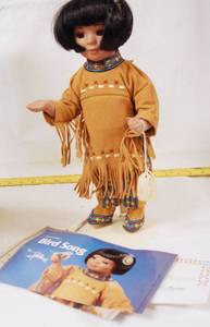lot 4366 image: Stunning Native American Doll