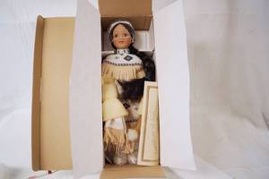 lot 4368 image: Beautiful Native American Porcelain Doll