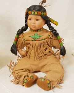 lot 4371 image: Stunning Native American Doll - So Cute