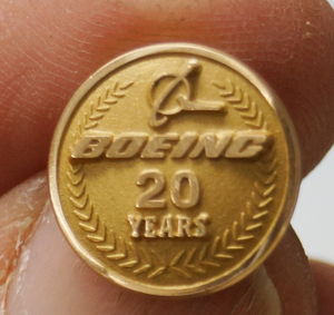 lot 4384 image: Vintage 20 Year Boeing Aircraft Pin Great Find