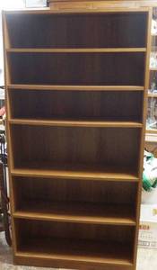 lot 4387 image: 6 Shelf Bookcase - Good Shape