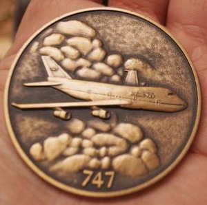lot 4407 image: Collectible Boeing 747 Airplane Coin - Neat Find