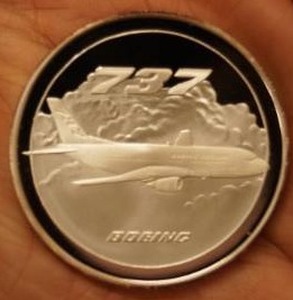 lot 4414 image: Collectible Boeing 747 Coin wbox - Great Find