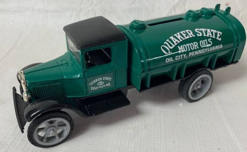 lot 8043 image: ERTL - Quaker State - Cold Test Oil - Oil City, Pennsylvania - 1931 Hawkeye Tanker Bank