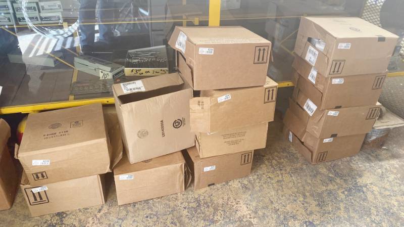 lot 4206 image: BIG LOT OF PAINT Approx 30 cansjugscontainers - Some Tinted and Some New Product - MISTINT PAINT SALE - SEE PICS