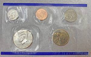 lot 2716 image: 2002 United States Mint Set - Philadelphia