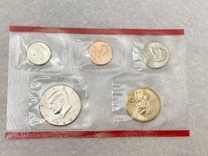 lot 2721 image: 2002 D United States Mint Set - Delaware Mint - SEALED