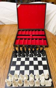 lot 2766 image: Lowe Chess Set - Complete set w carry case and board - Large, detailed pieces w felt bottoms - Nice Check Mate