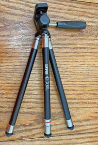 lot 2783 image: Sunpak 4200XL Compact Tripod - Very Nice
