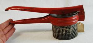 lot 4518 image: Vintage Food Juicer Food Mill