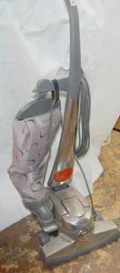 lot 2623 image: Kirby Senta Vacuum Cleaner - Works