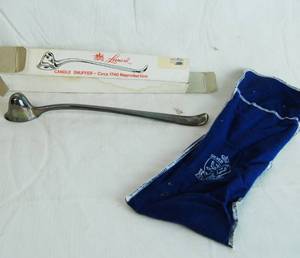 lot 2634 image: Vintage Leonard Candle Snuffer - Still wbox No 878