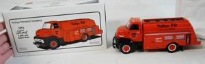 lot 5002 image: First Gear 1953 Ford C-600 with Tanker Body Die Cast Car Bank