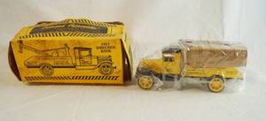 lot 4531 image: ERTL Eastwood Automobilia 1931 Tanker Bank