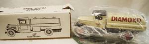 lot 4539 image: ERTL - Truck Coin Bank - DIAMOND Mid-Atlantic Petroleum Corp - w KEY - NEW IN BOX 0461