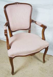 lot 2647 image: Vintage Style&nbsp Beautiful Pink Chair - Matching Chair on Lot# 2646